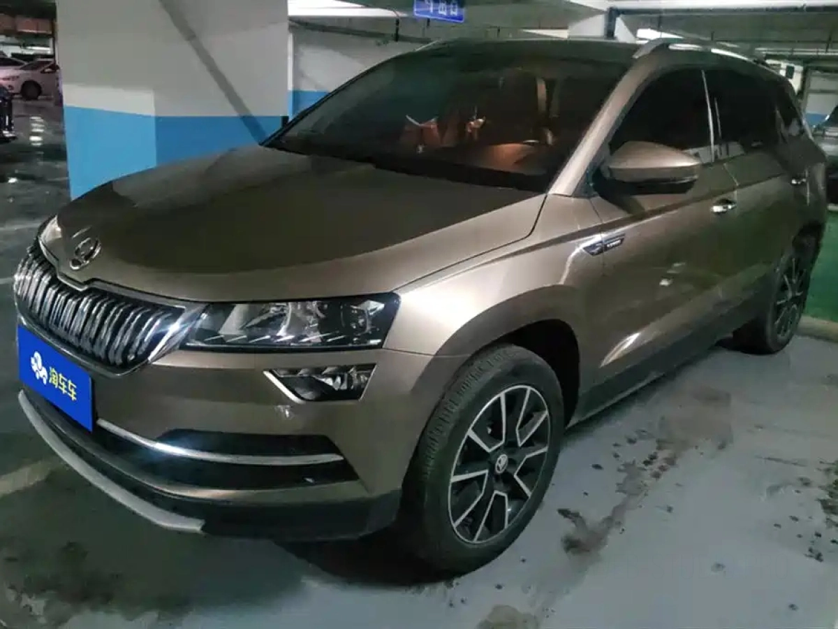 SKODA KAROQ  2021