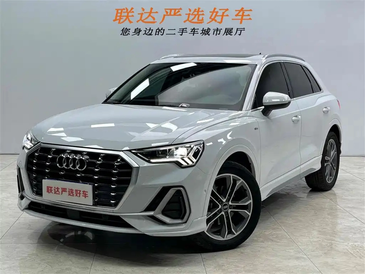 AUDI Q3  2022