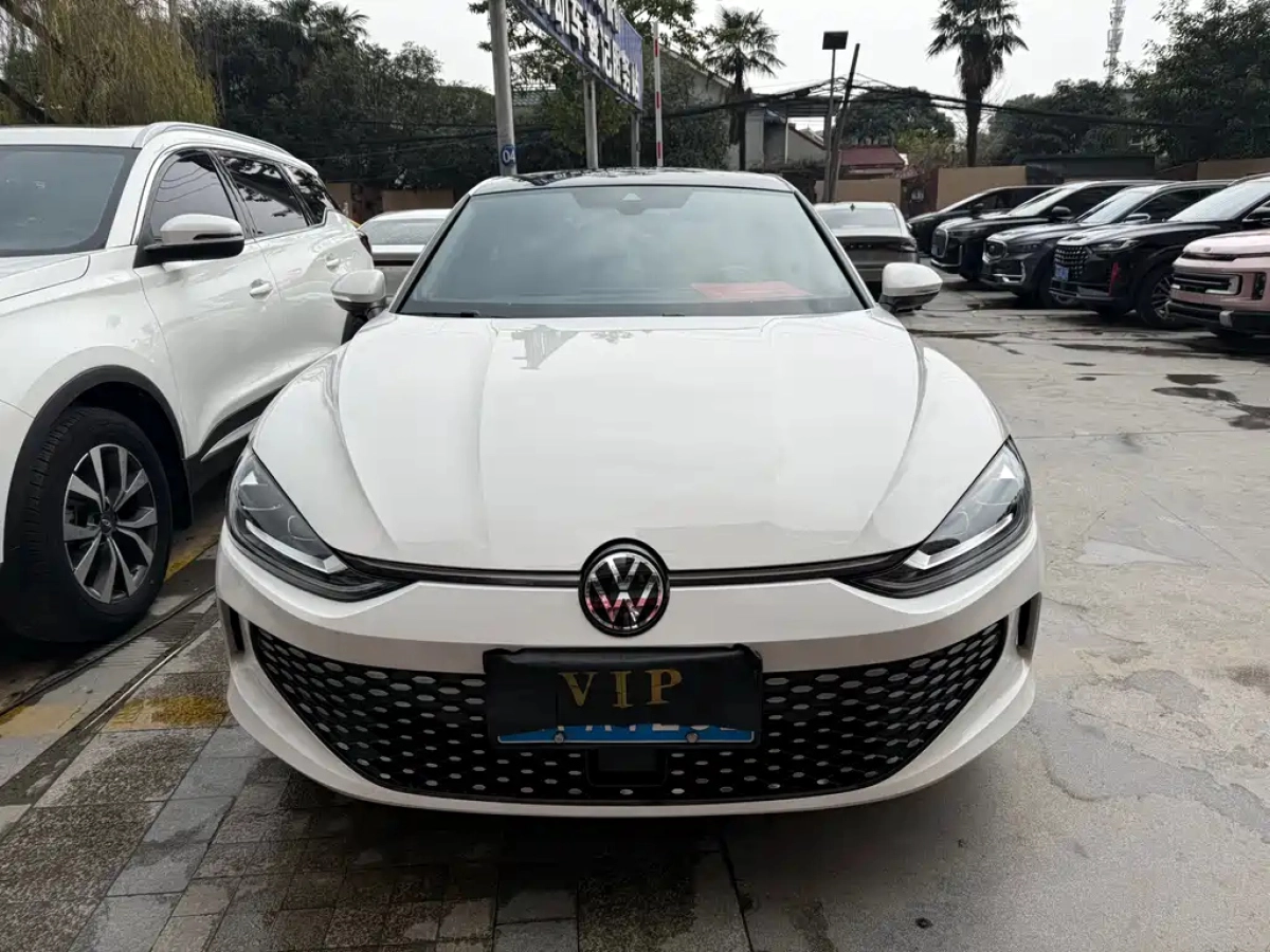 VOLKSWAGEN LAMANDO