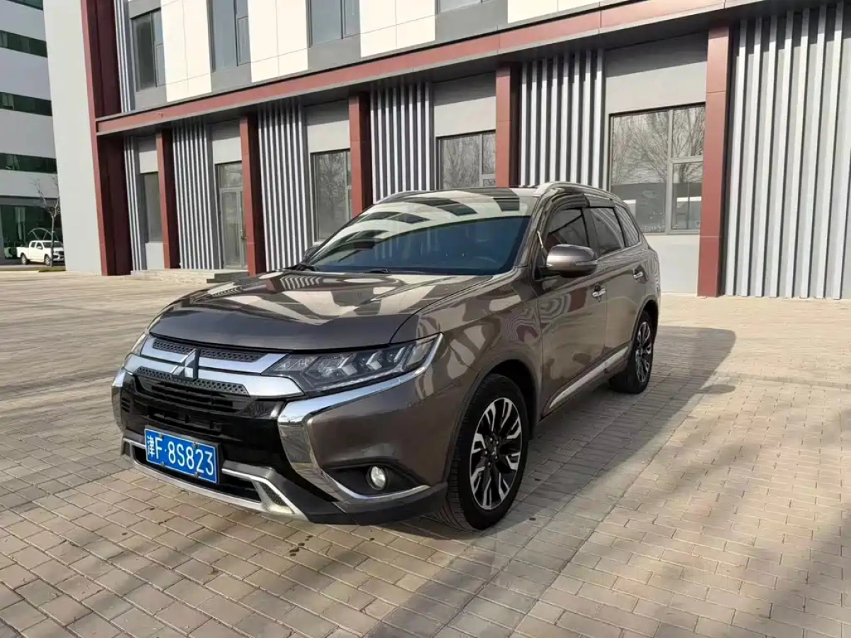 MITSUBISHI OUTLANDER  2021