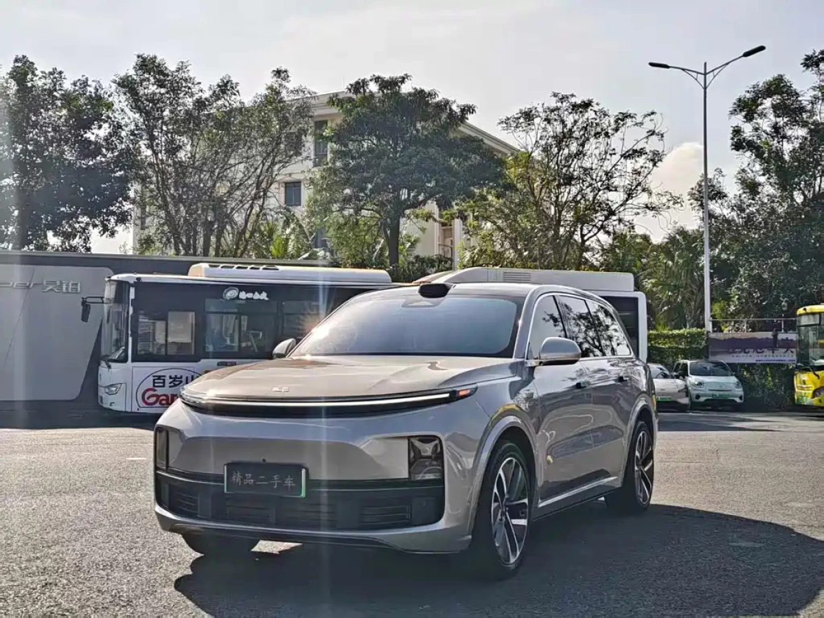 LI AUTO L9  2024