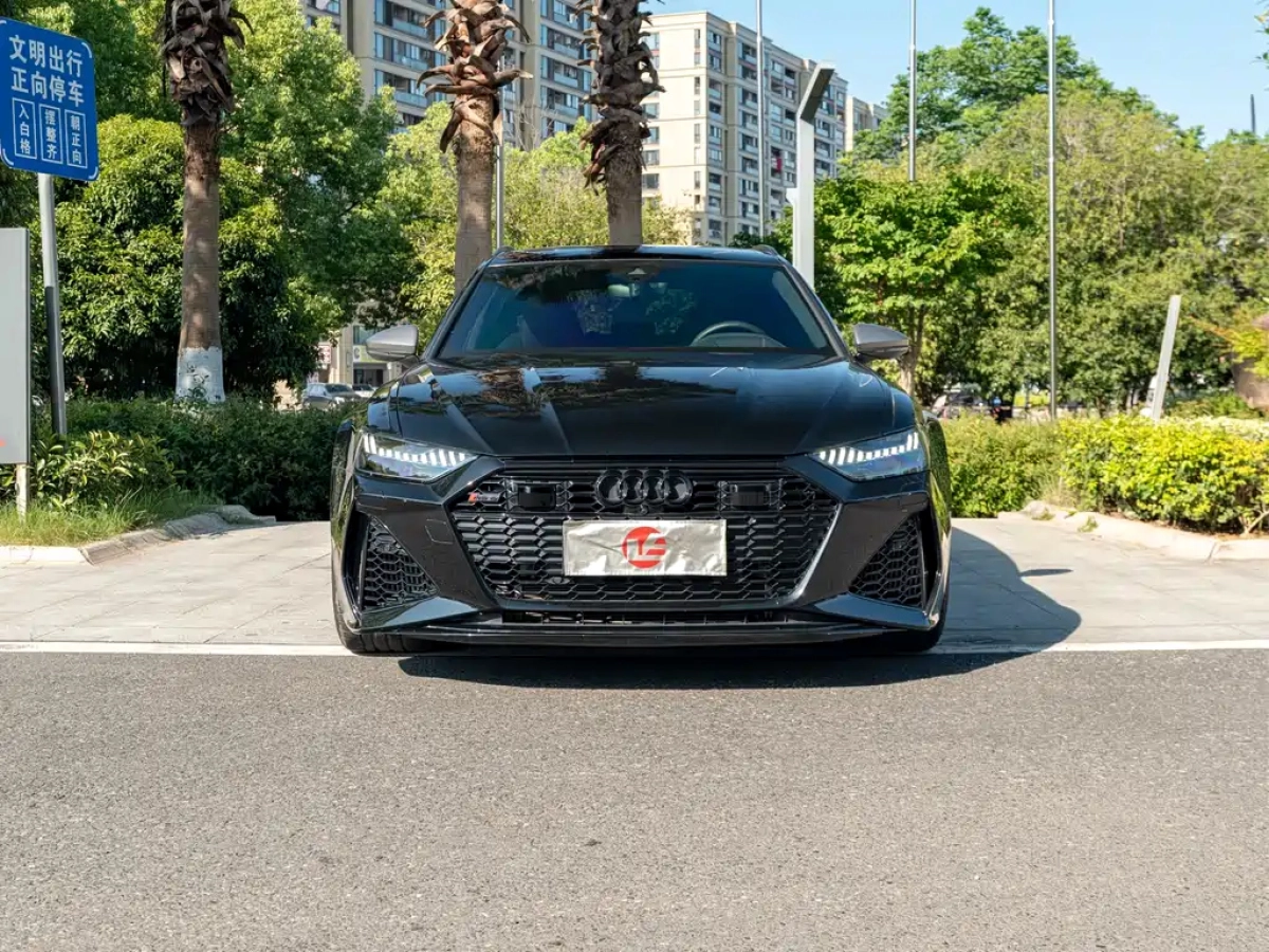 AUDI RS 6