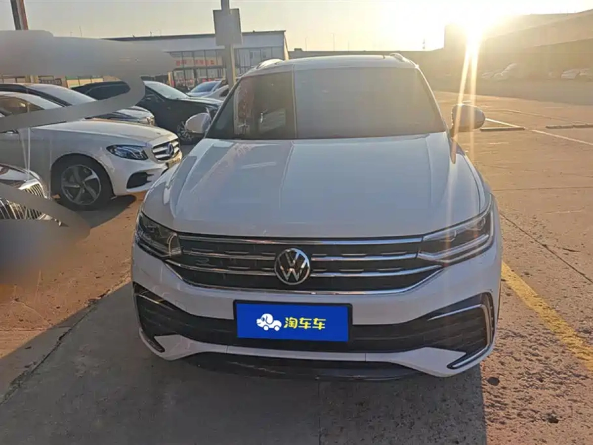 VOLKSWAGEN TIGUAN X