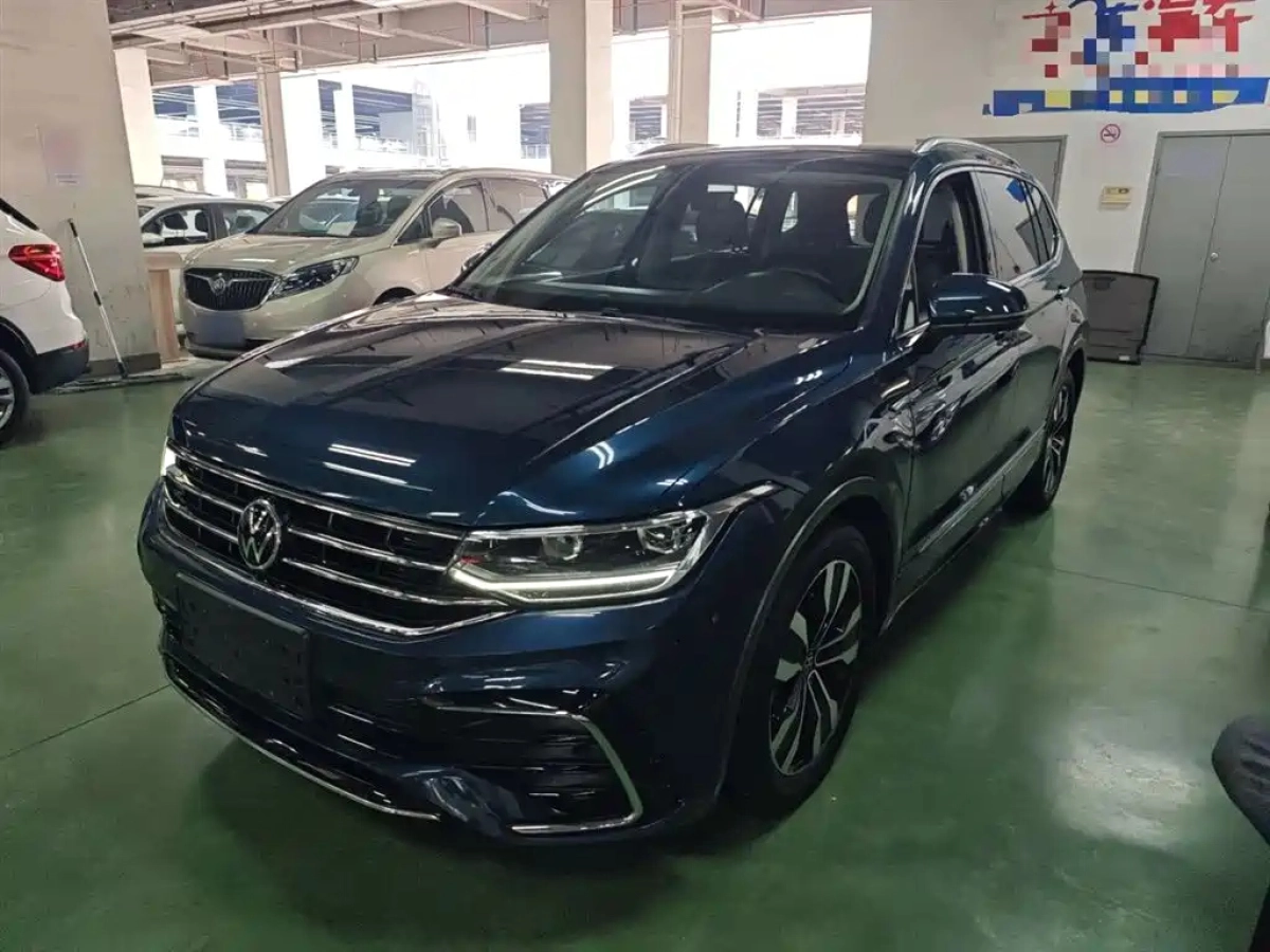 VOLKSWAGEN TIGUAN L