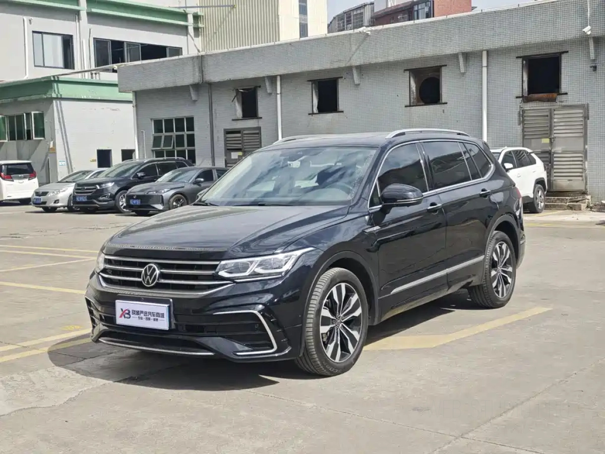 VOLKSWAGEN TIGUAN L  2022
