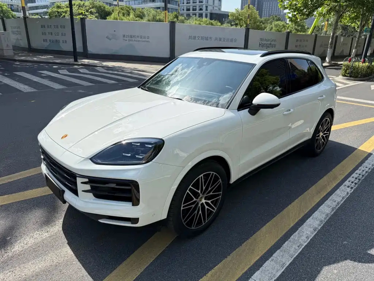 PORSCHE CAYENNE  2024