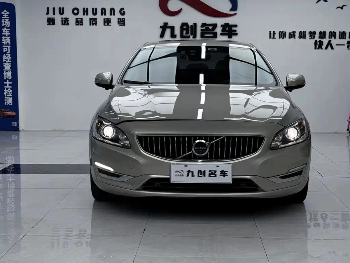 VOLVO S60  2019