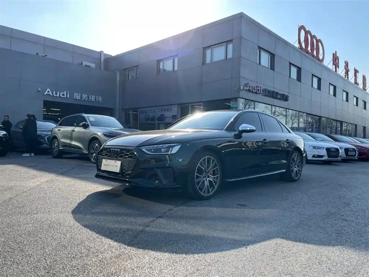 AUDI S4  2024