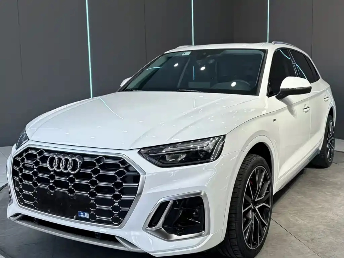 AUDI Q5L  2021