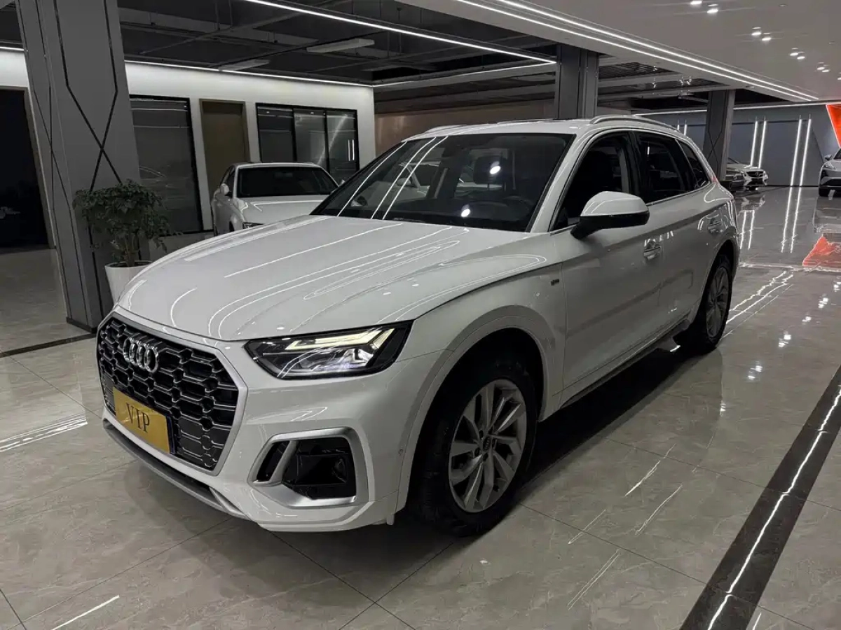 AUDI Q5L  2022