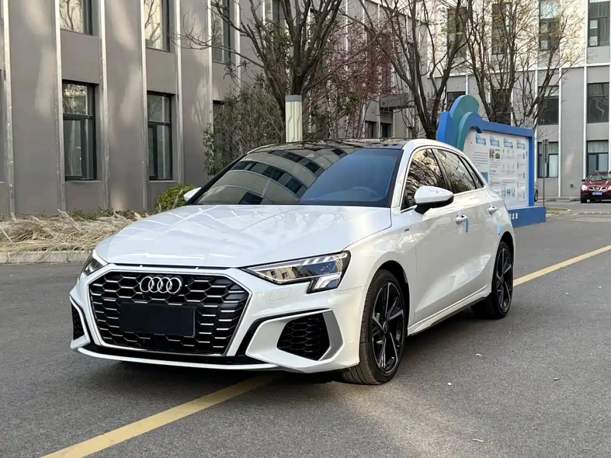 AUDI A3  2022