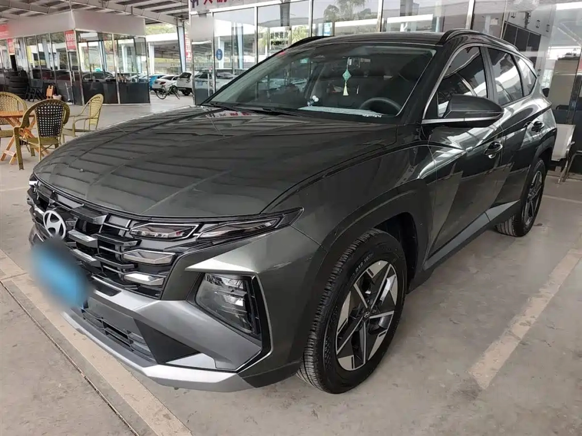 HYUNDAI TUCSON  2025