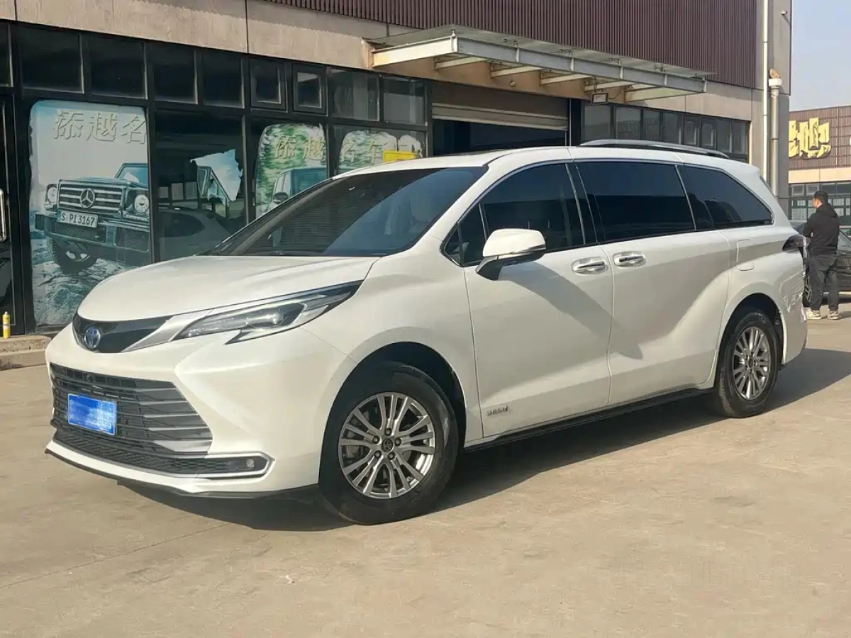 TOYOTA SIENNA