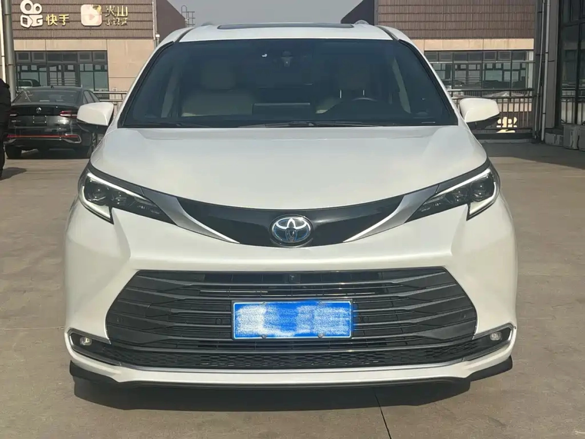 TOYOTA SIENNA