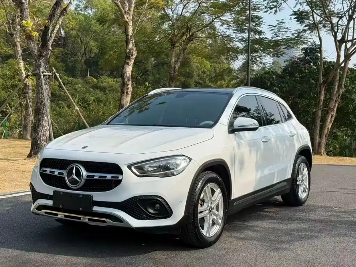MERCEDES-BENZ GLA  2022
