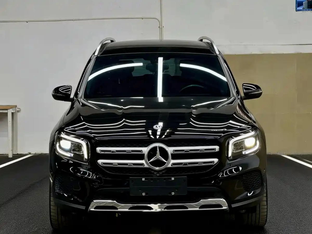 MERCEDES-BENZ GLB