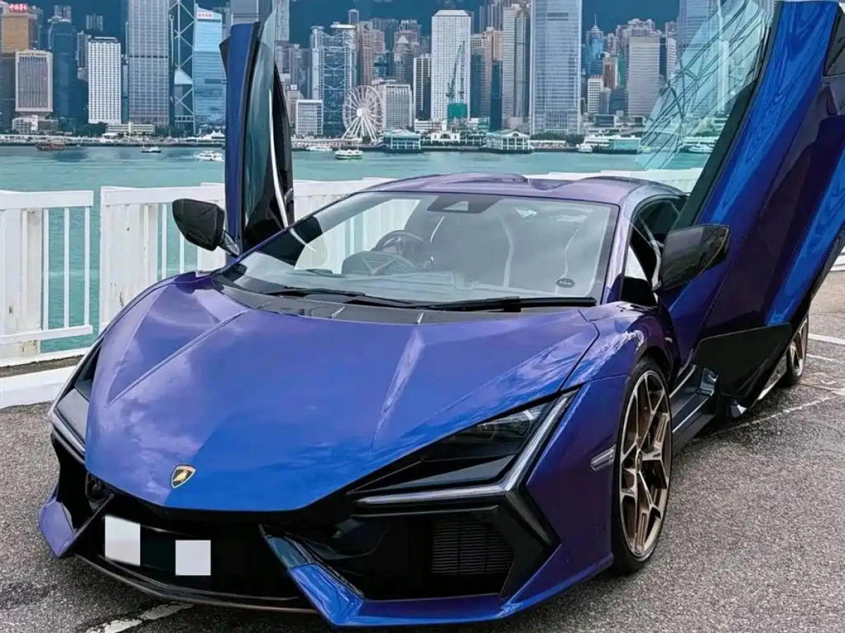 LAMBORGHINI REVUELTO  2025