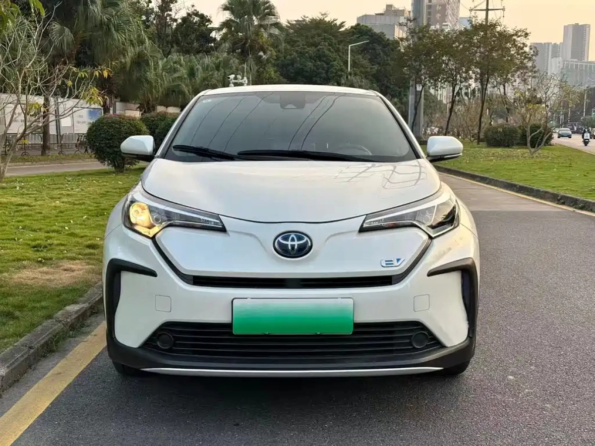 TOYOTA C-HR EV
