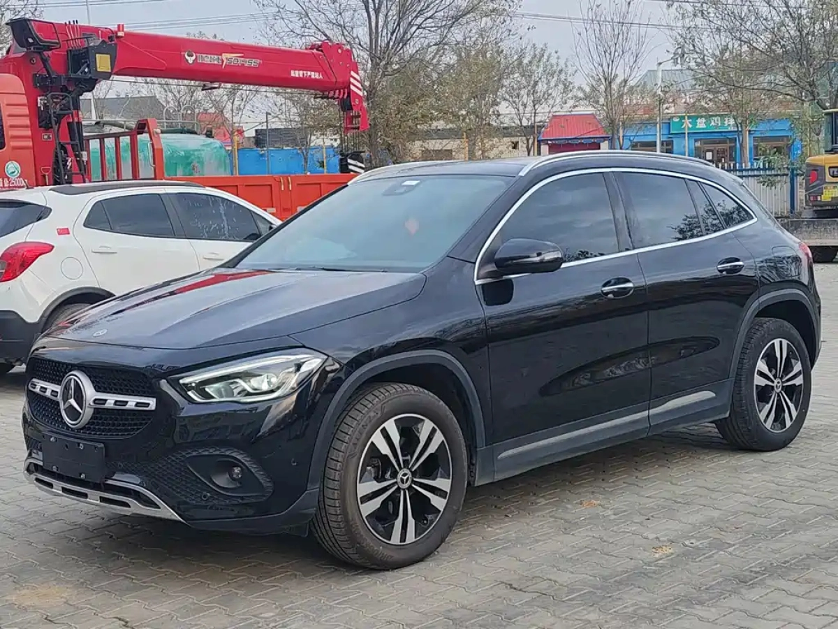 MERCEDES-BENZ GLA  2022