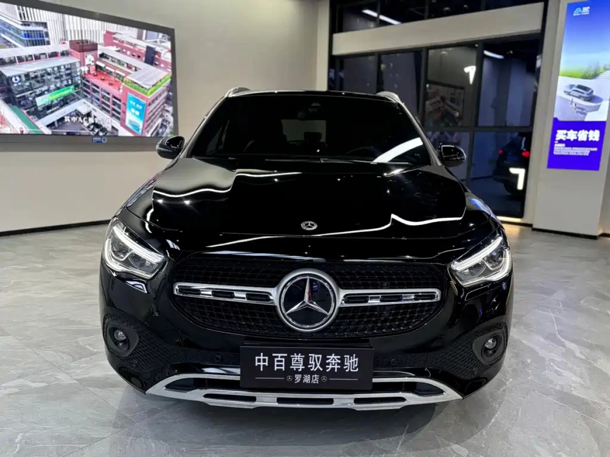 MERCEDES-BENZ GLA