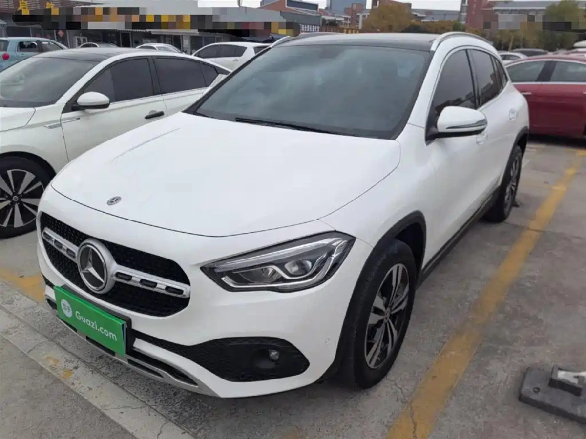 MERCEDES-BENZ GLA