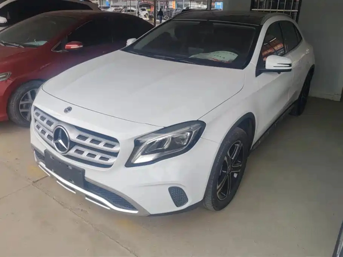 MERCEDES-BENZ GLA  2019