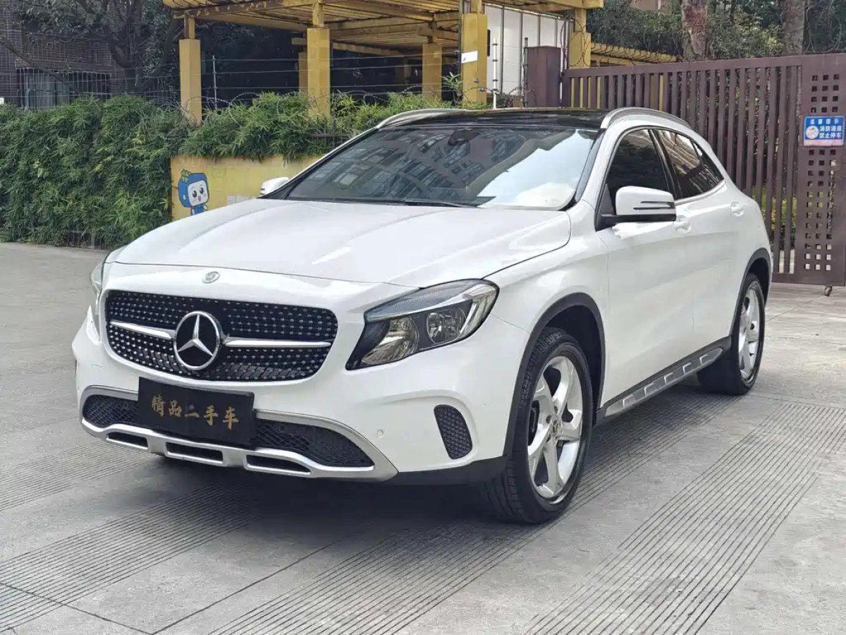 MERCEDES-BENZ GLA  2019