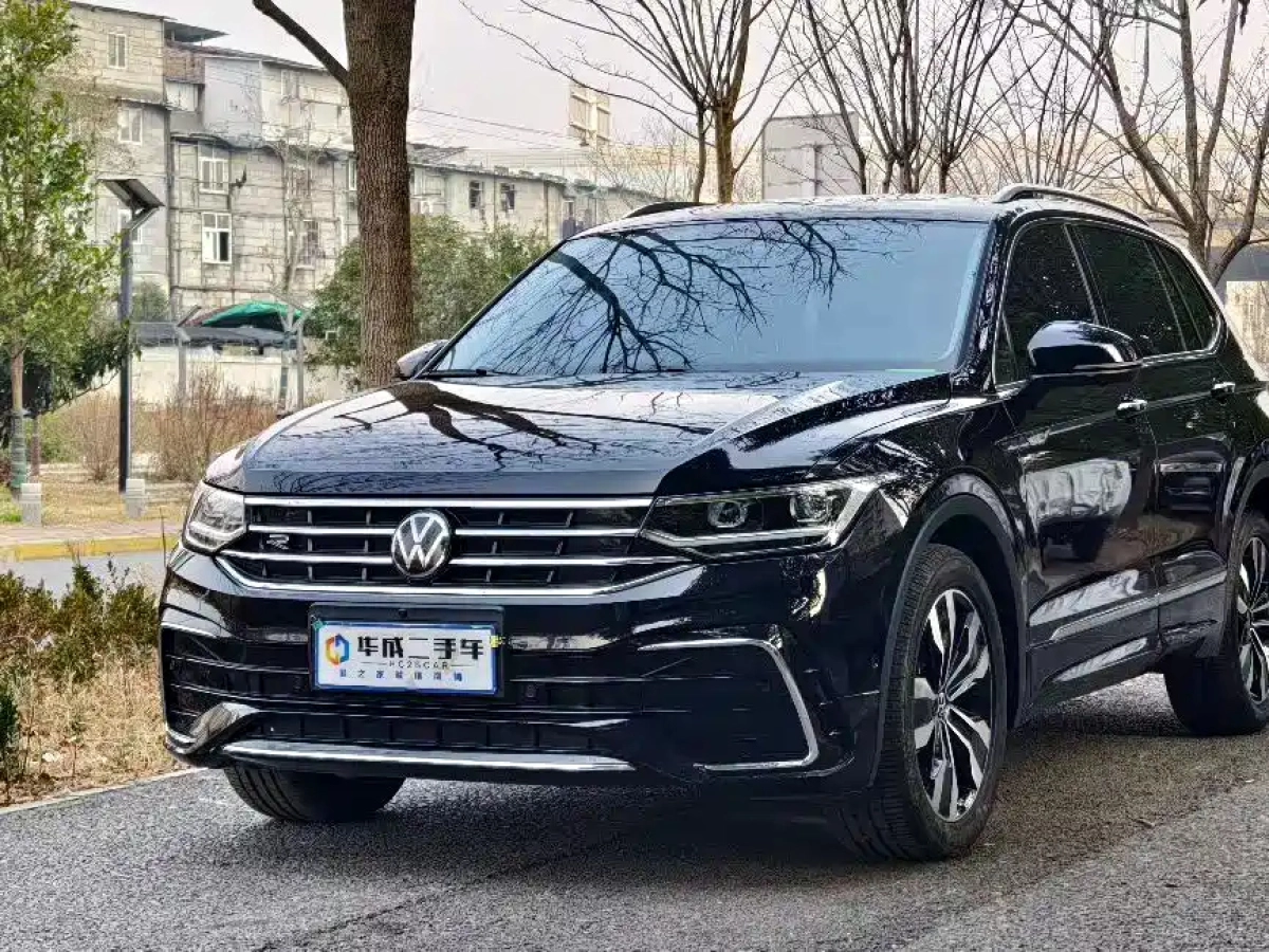 VOLKSWAGEN TIGUAN L
