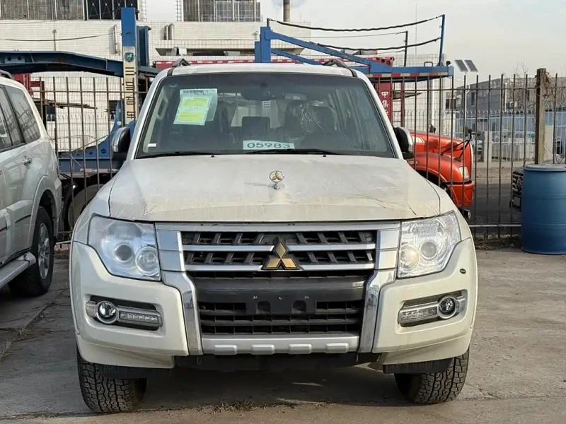 MITSUBISHI PAJERO IMPORT