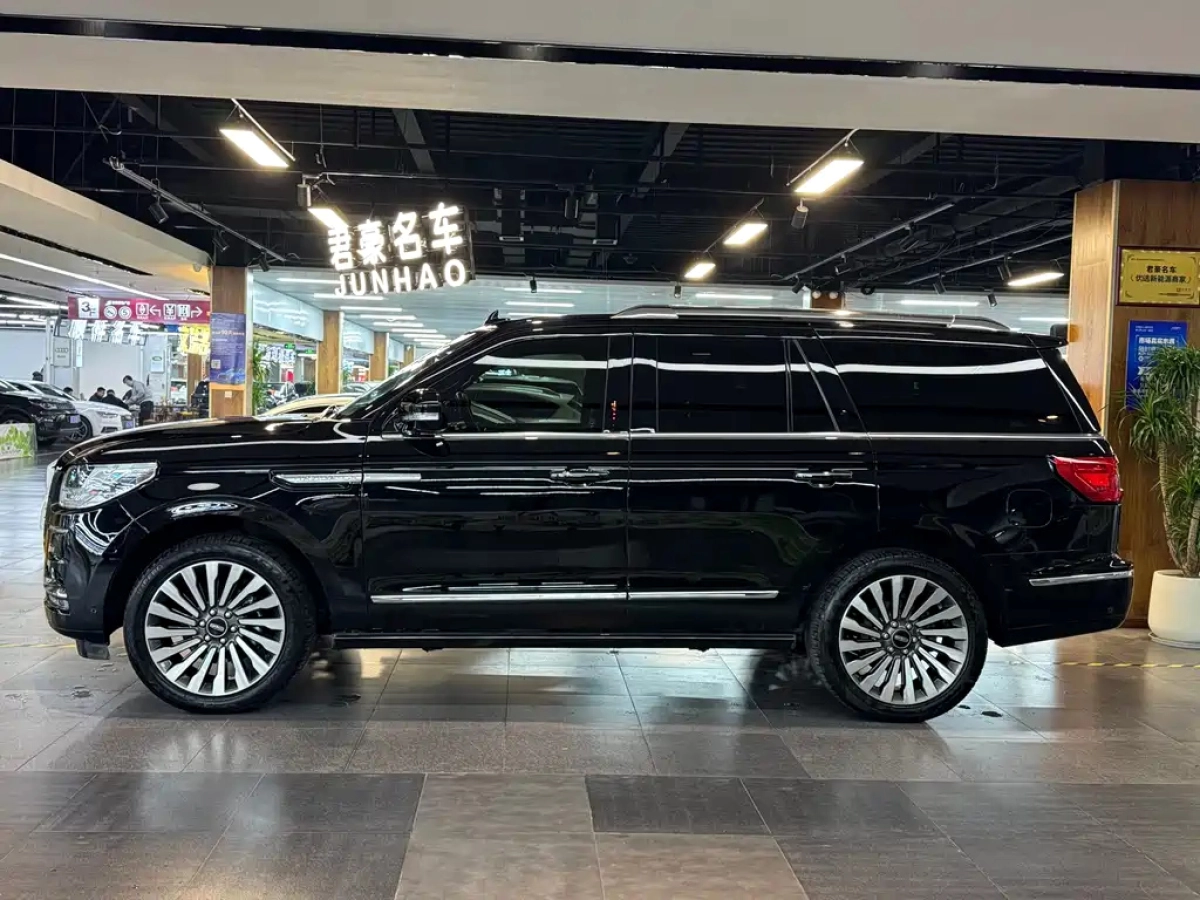 LINCOLN NAVIGATOR