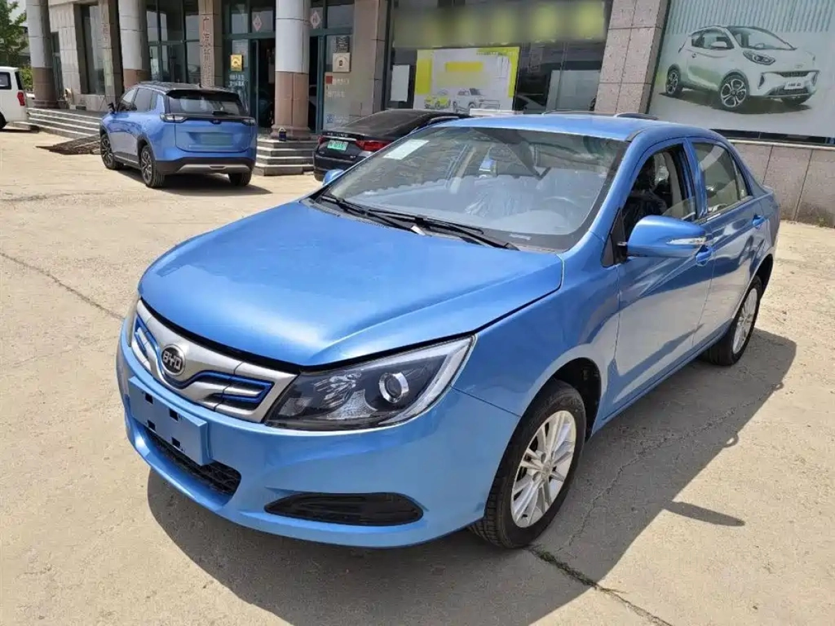 BYD E5