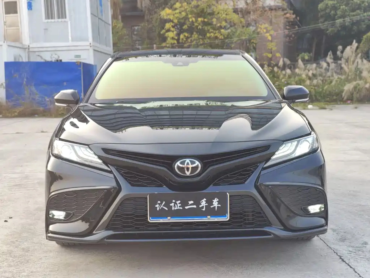 TOYOTA CAMRY