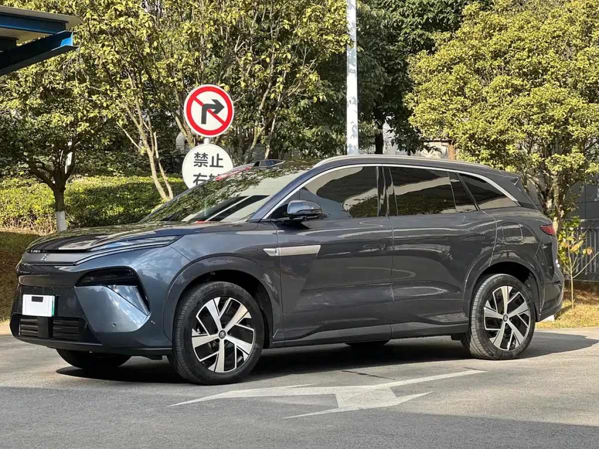 BYD TANG L