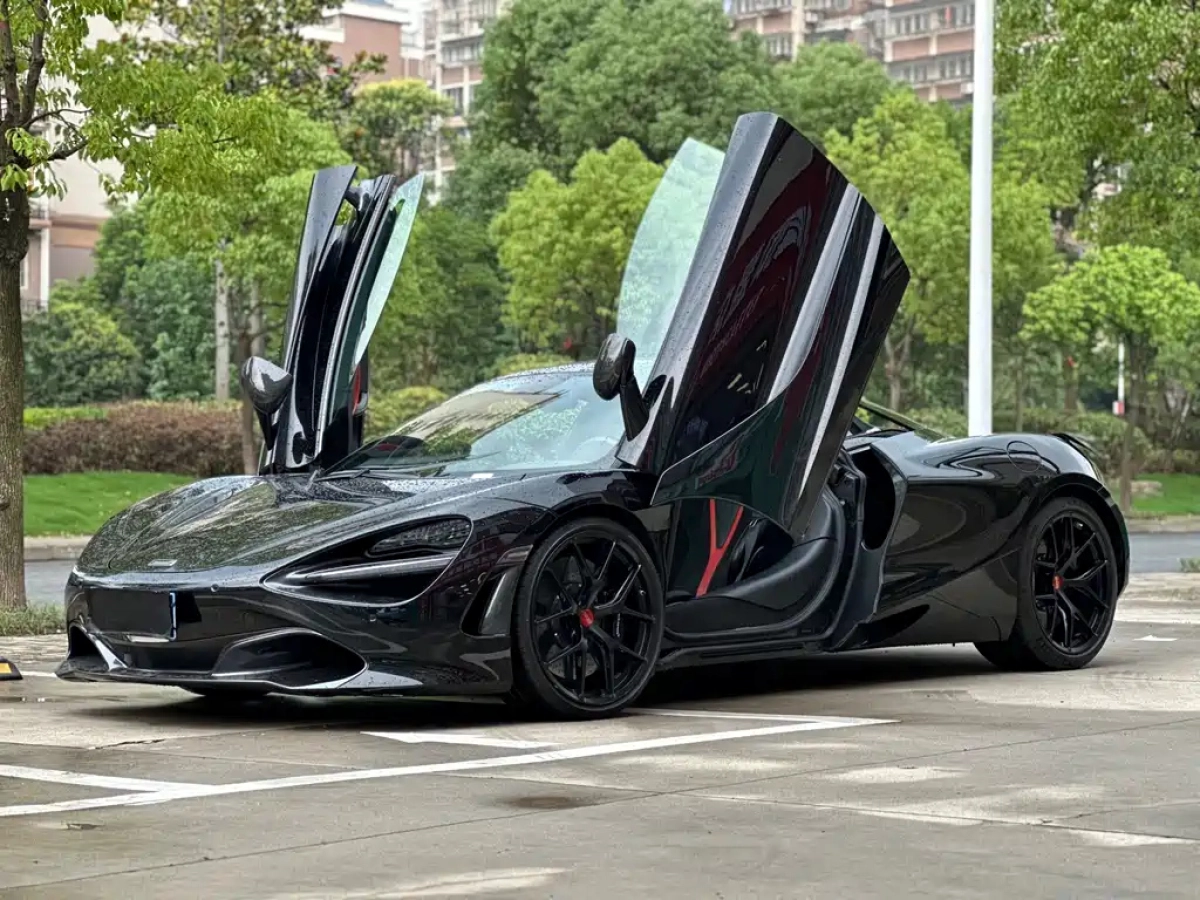 MCLAREN 720S  2020
