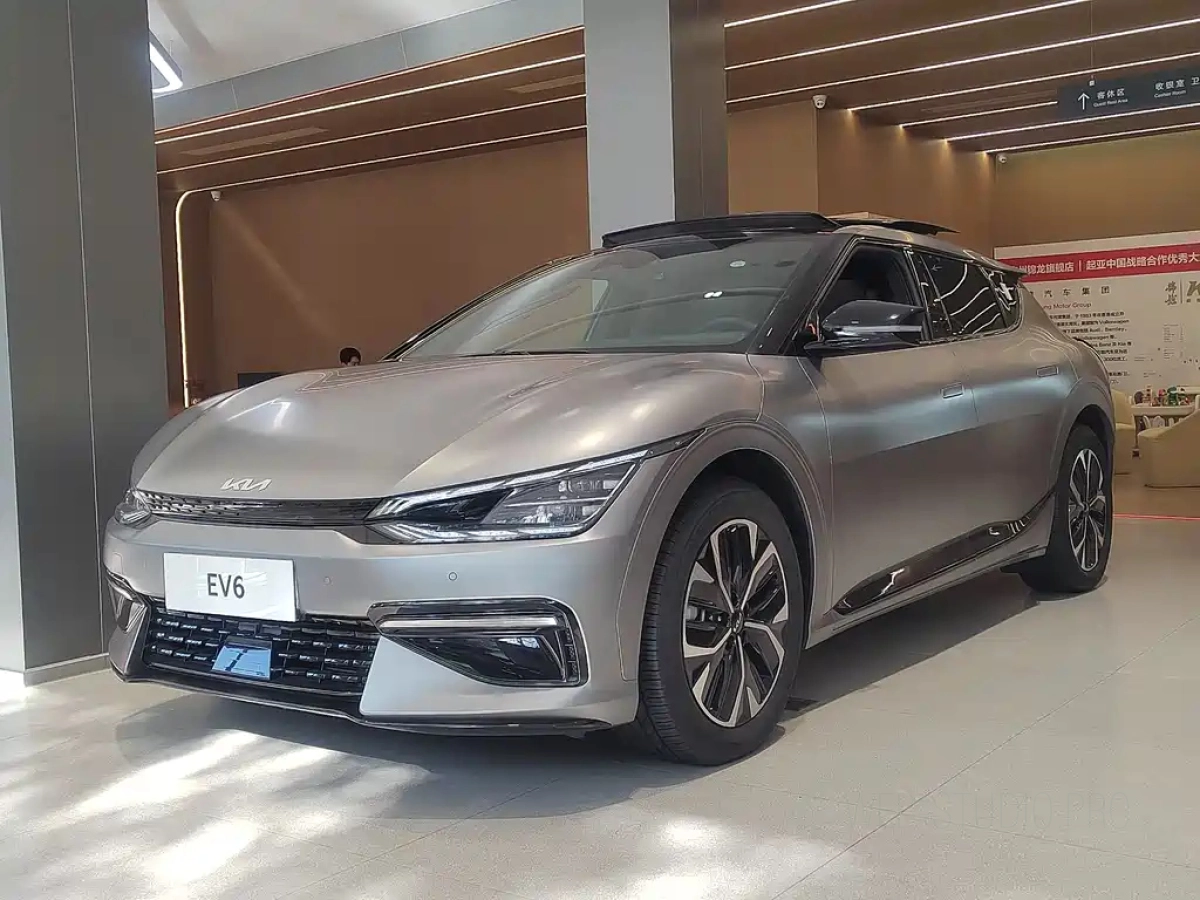 KIA EV6  2025