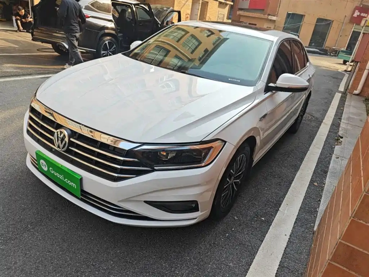 VOLKSWAGEN SAGITAR  2021