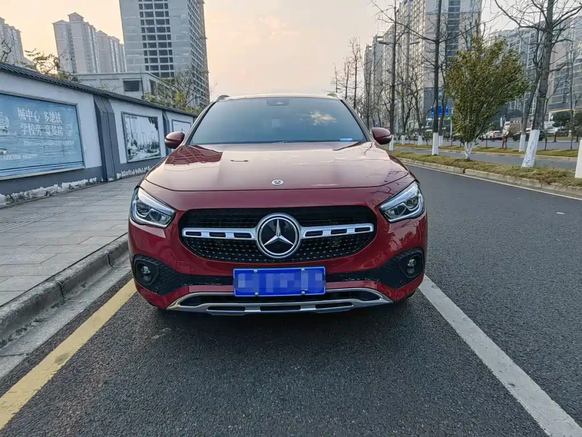 MERCEDES-BENZ GLA  2022
