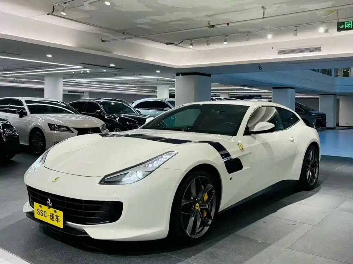 FERRARI GTC4LUSSO  2019
