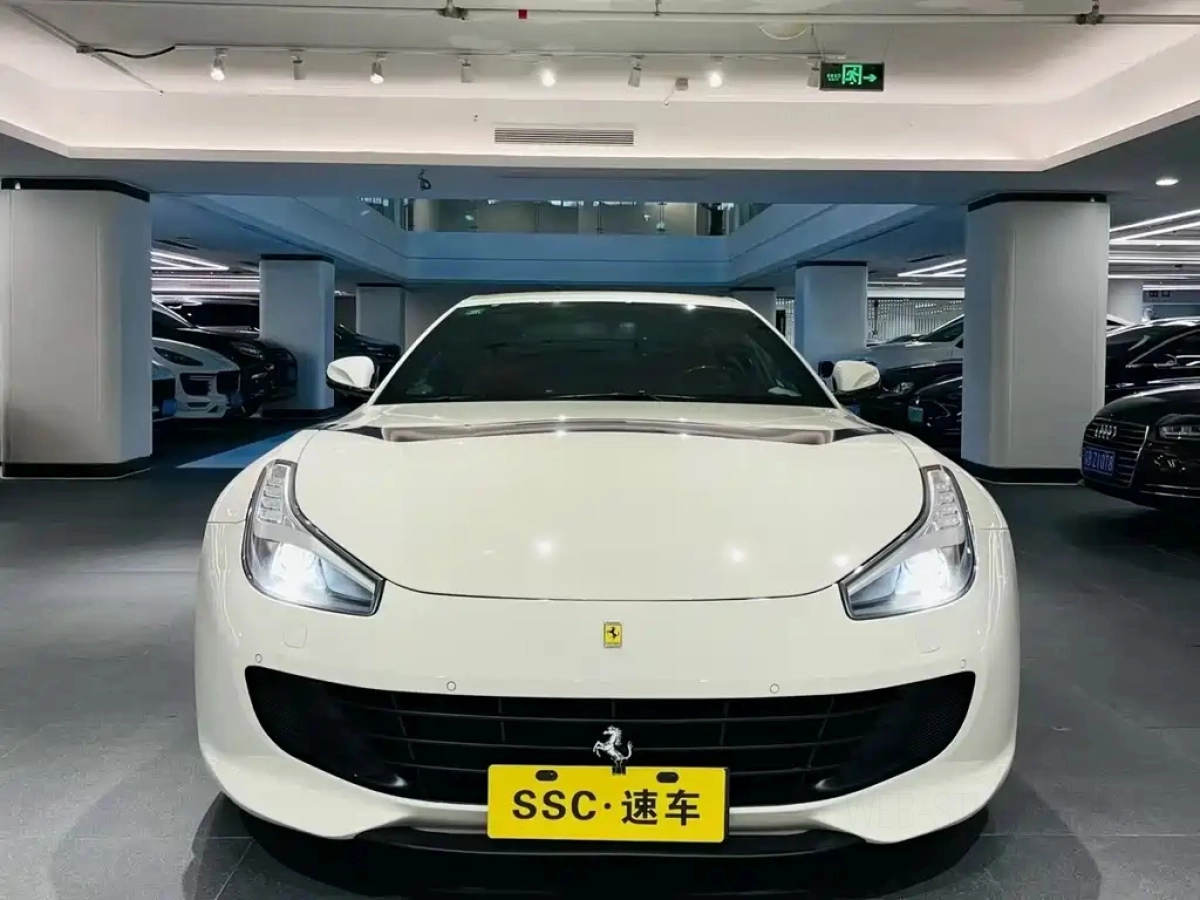 FERRARI GTC4LUSSO