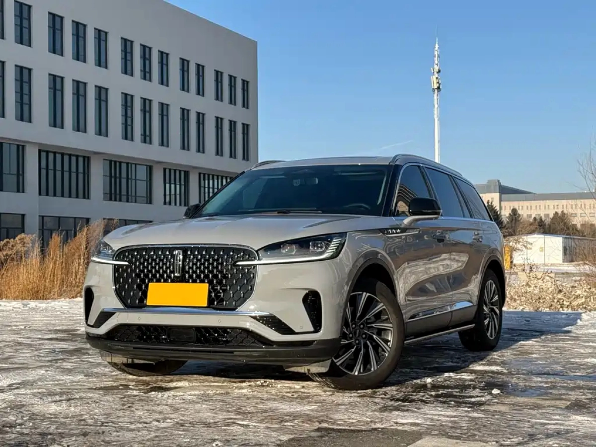 LINCOLN AVIATOR  2025