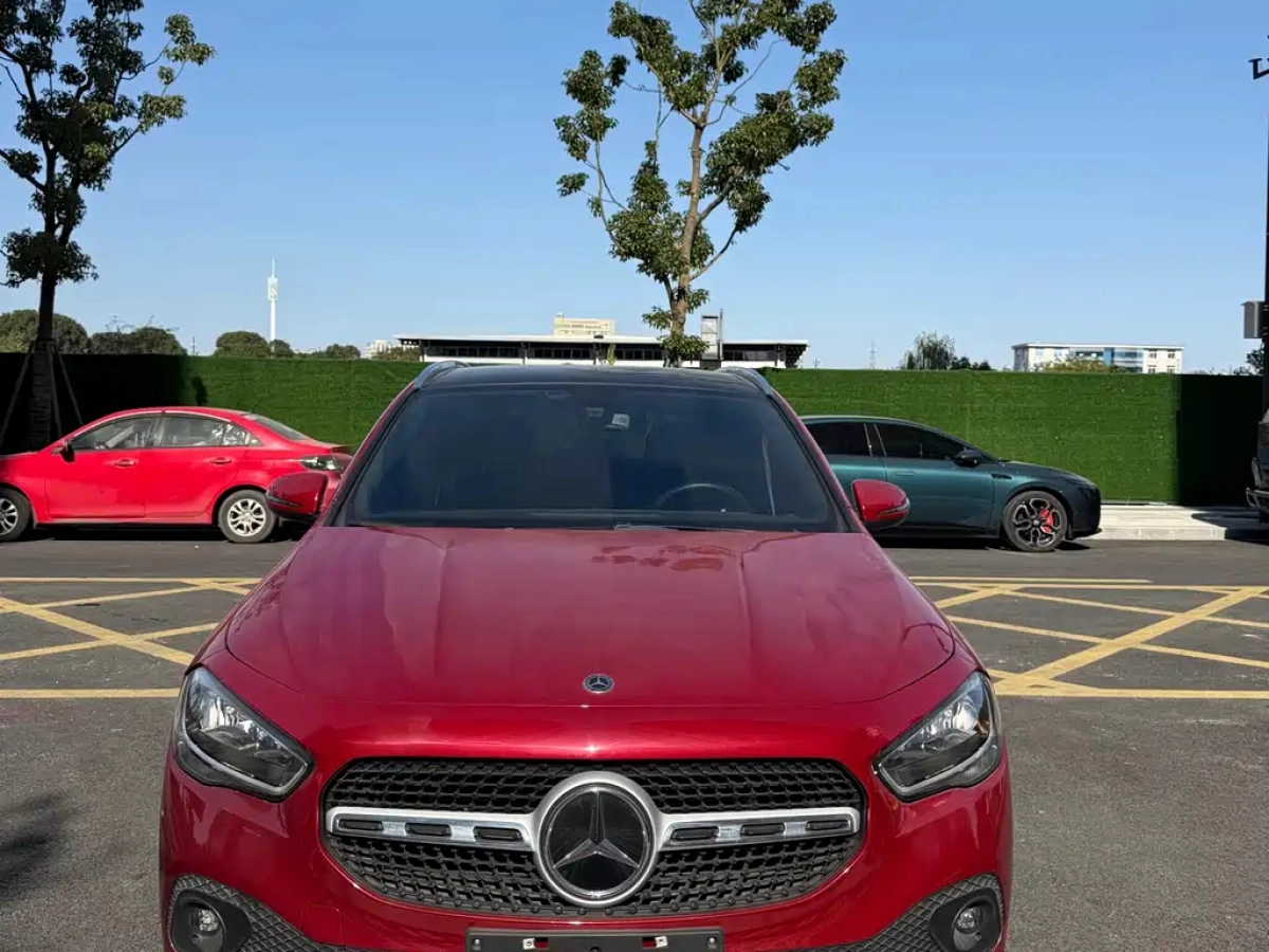 MERCEDES-BENZ GLA  2021