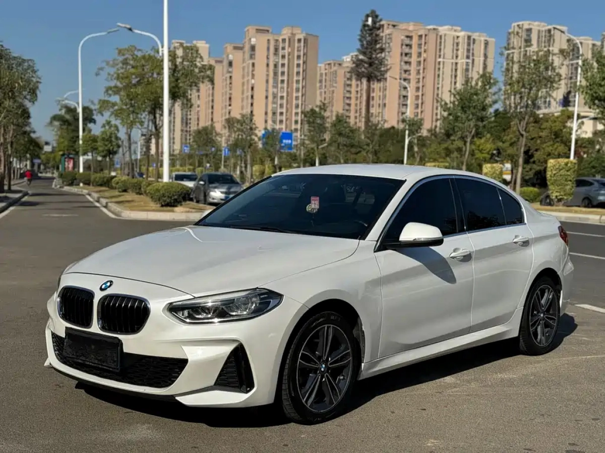 BMW 1-SERIES  2021