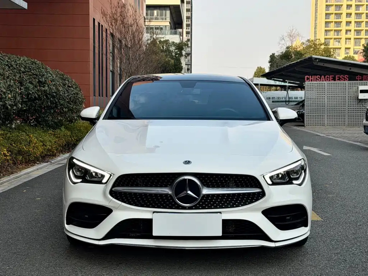 MERCEDES-BENZ CLA