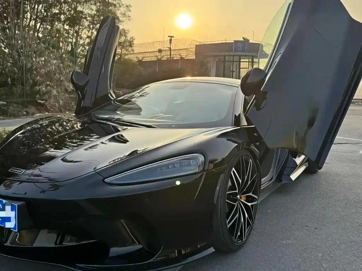 MCLAREN GT