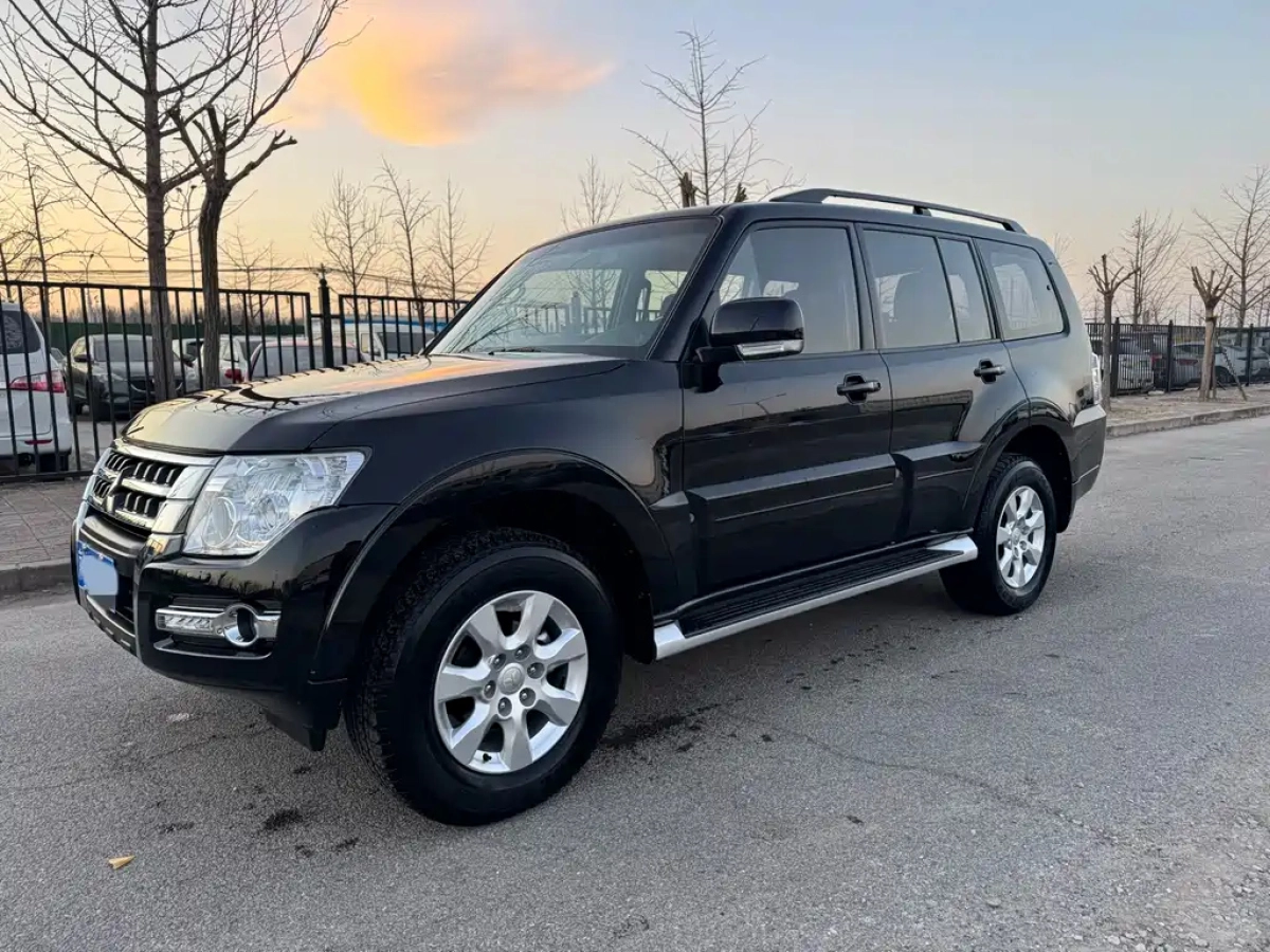 MITSUBISHI PAJERO IMPORT  2019