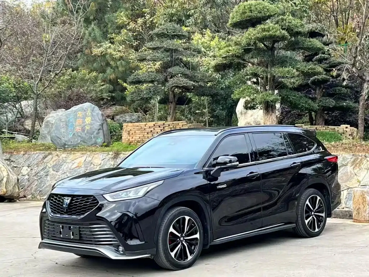 TOYOTA CROWN KLUGER  2022