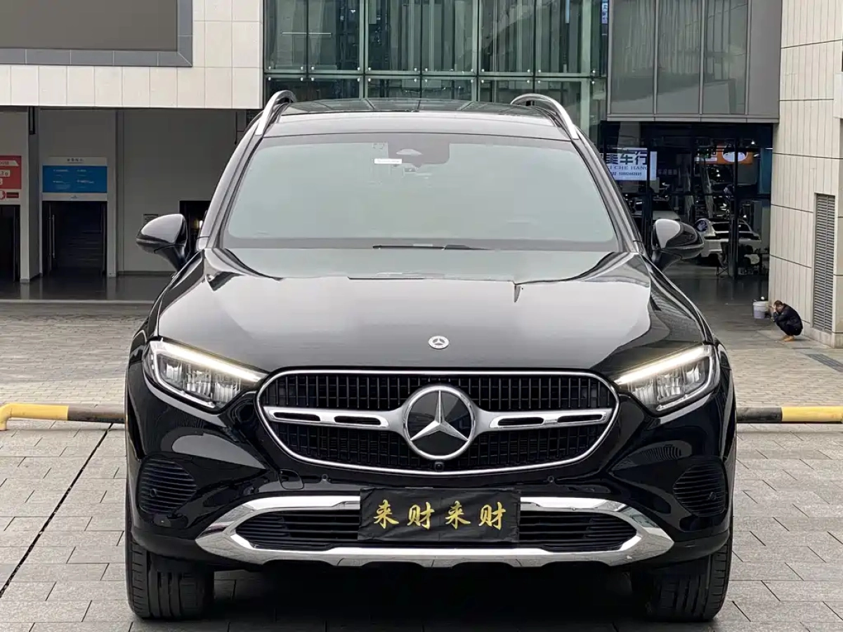 MERCEDES-BENZ GLC