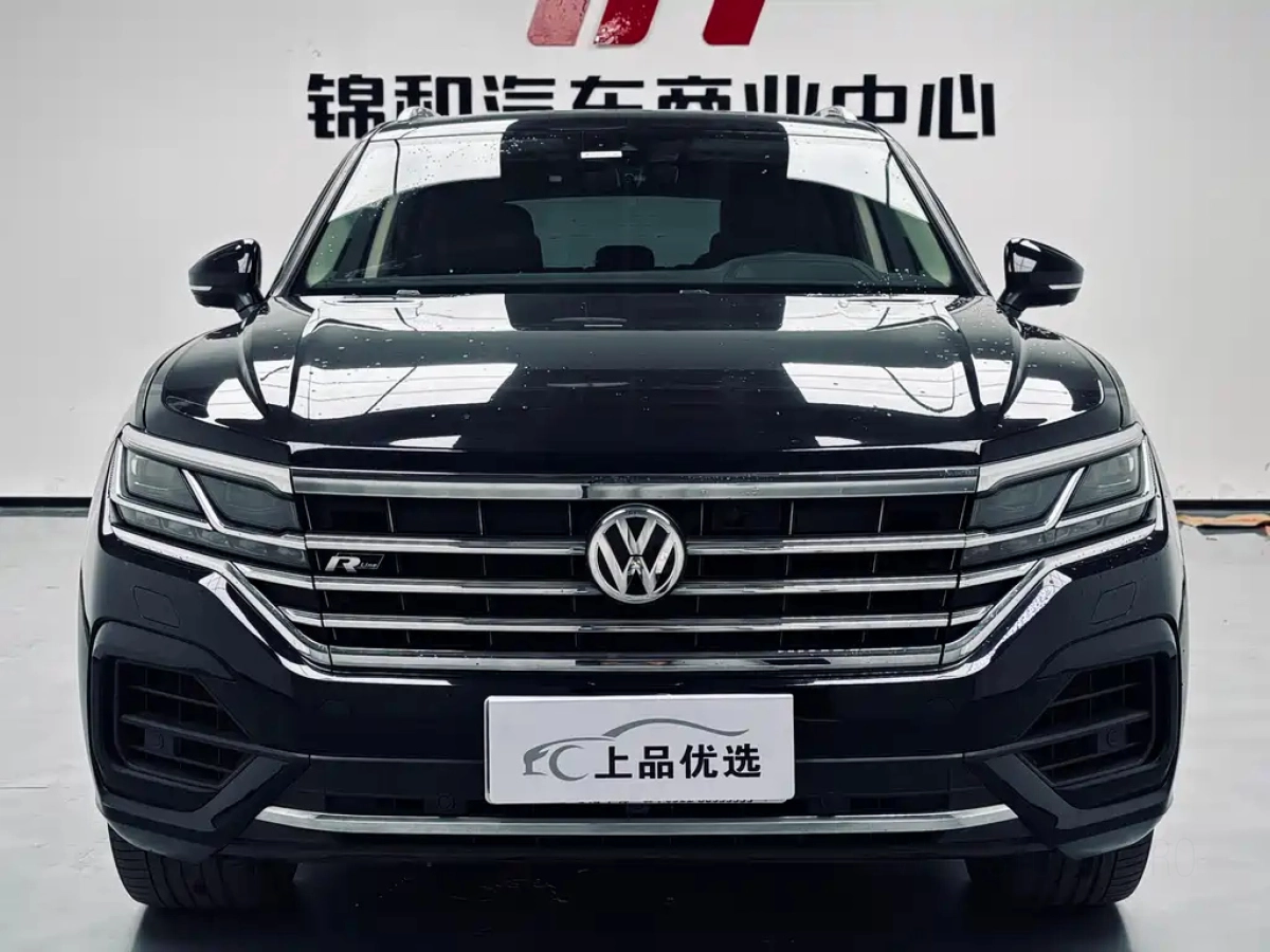 VOLKSWAGEN TOUAREG