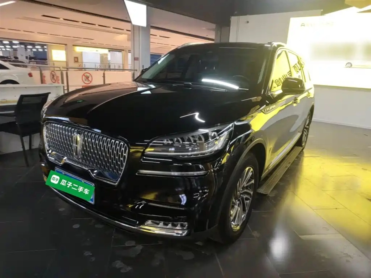 LINCOLN AVIATOR  2023