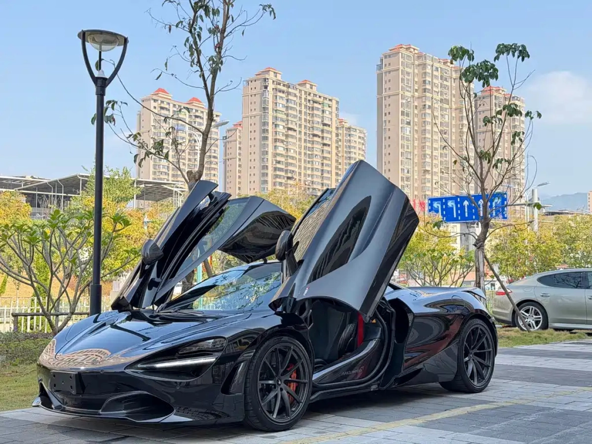MCLAREN 720S